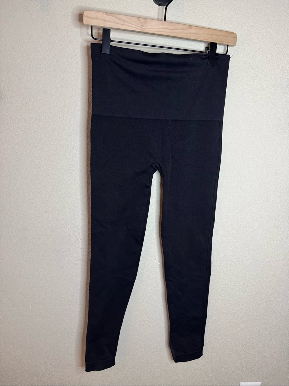 Spanx Black High Rise Leggings Size Large Wide Waistband Shaping
